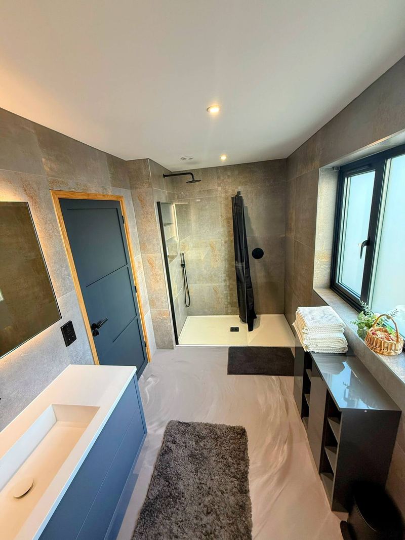 Bathroom at The Old Poultry Shed — The House and Pod