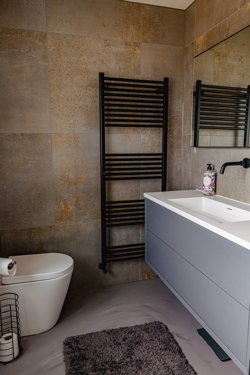 Bathroom at The Old Poultry Shed — The House and Pod