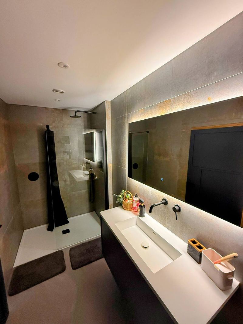 Bathroom at The Old Poultry Shed — The House and Pod