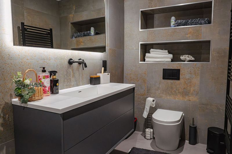 Bathroom at The Old Poultry Shed — The House and Pod